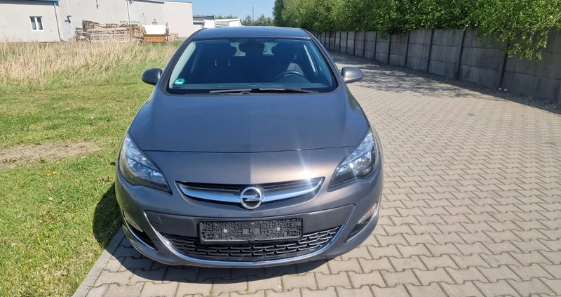 Opel Astra cena 32900 przebieg: 128444, rok produkcji 2013 z Gniezno małe 466